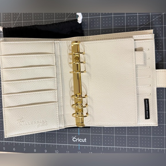 A6 Binder - Picture 3 of 6